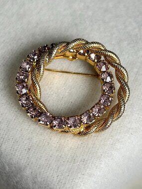Vintage Style Gold Tone Amethyst February Rhinestone Circle Wreath Brooch